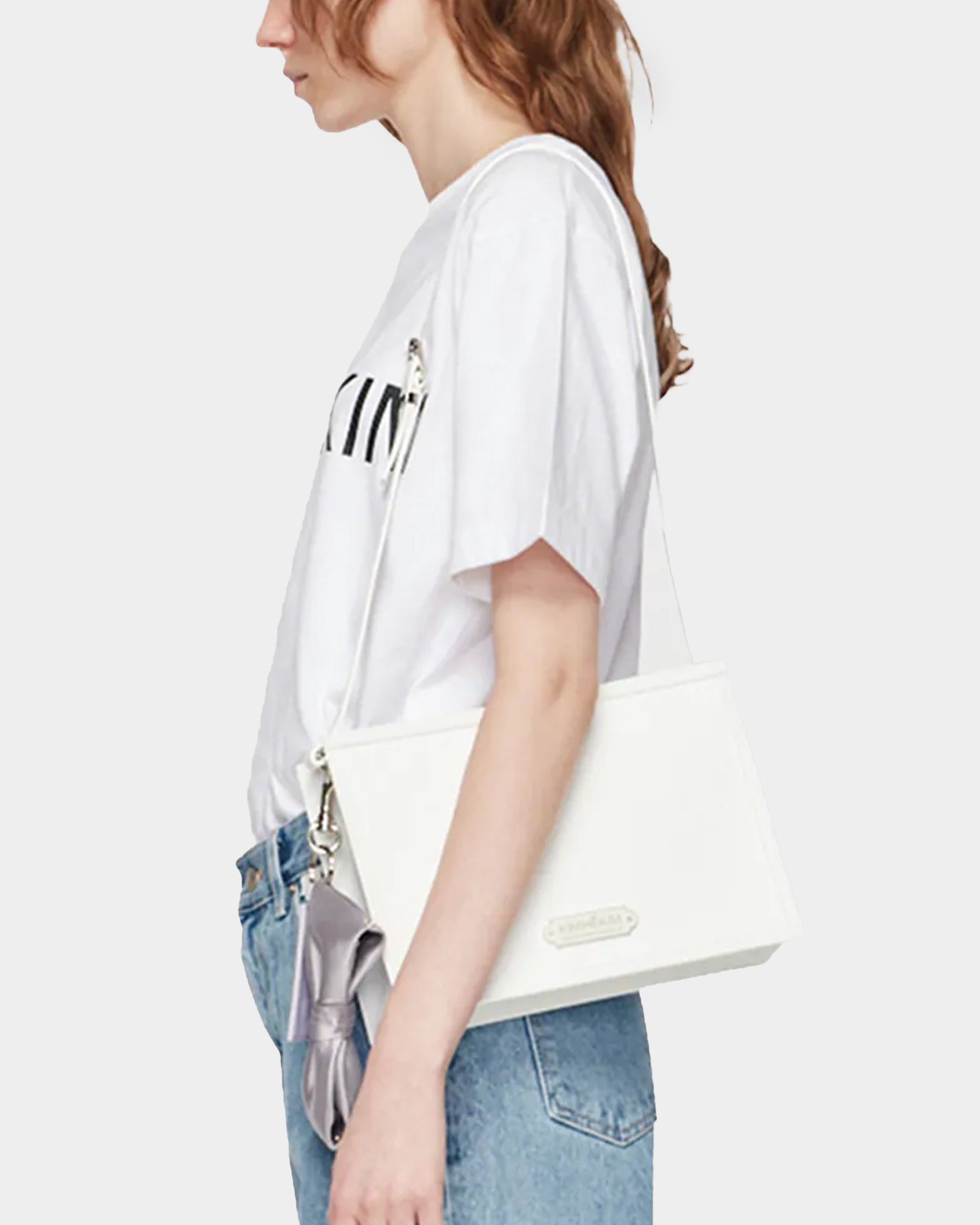 愛心 LOGO 短袖白Tshirt