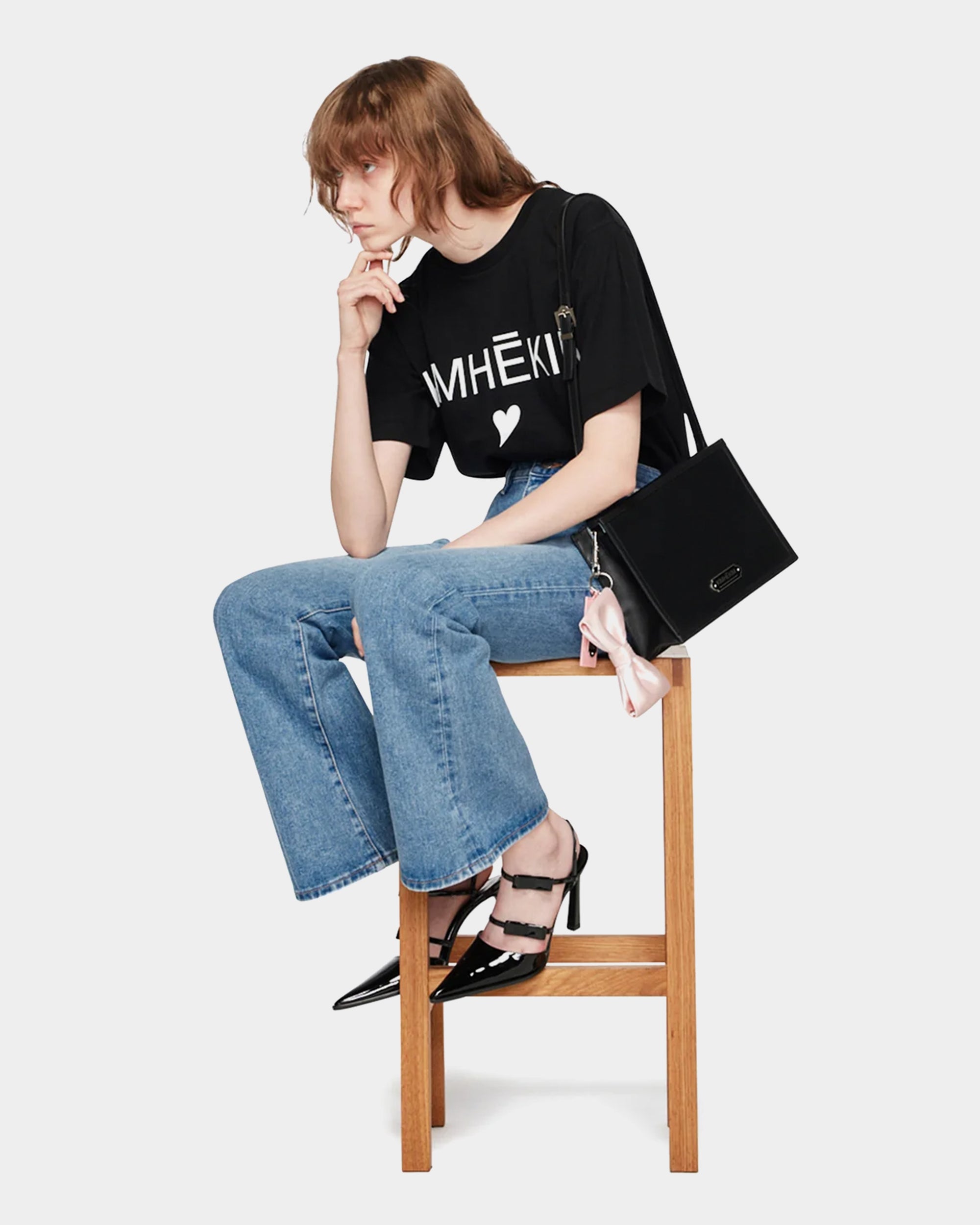 愛心 LOGO 短袖黑Tshirt