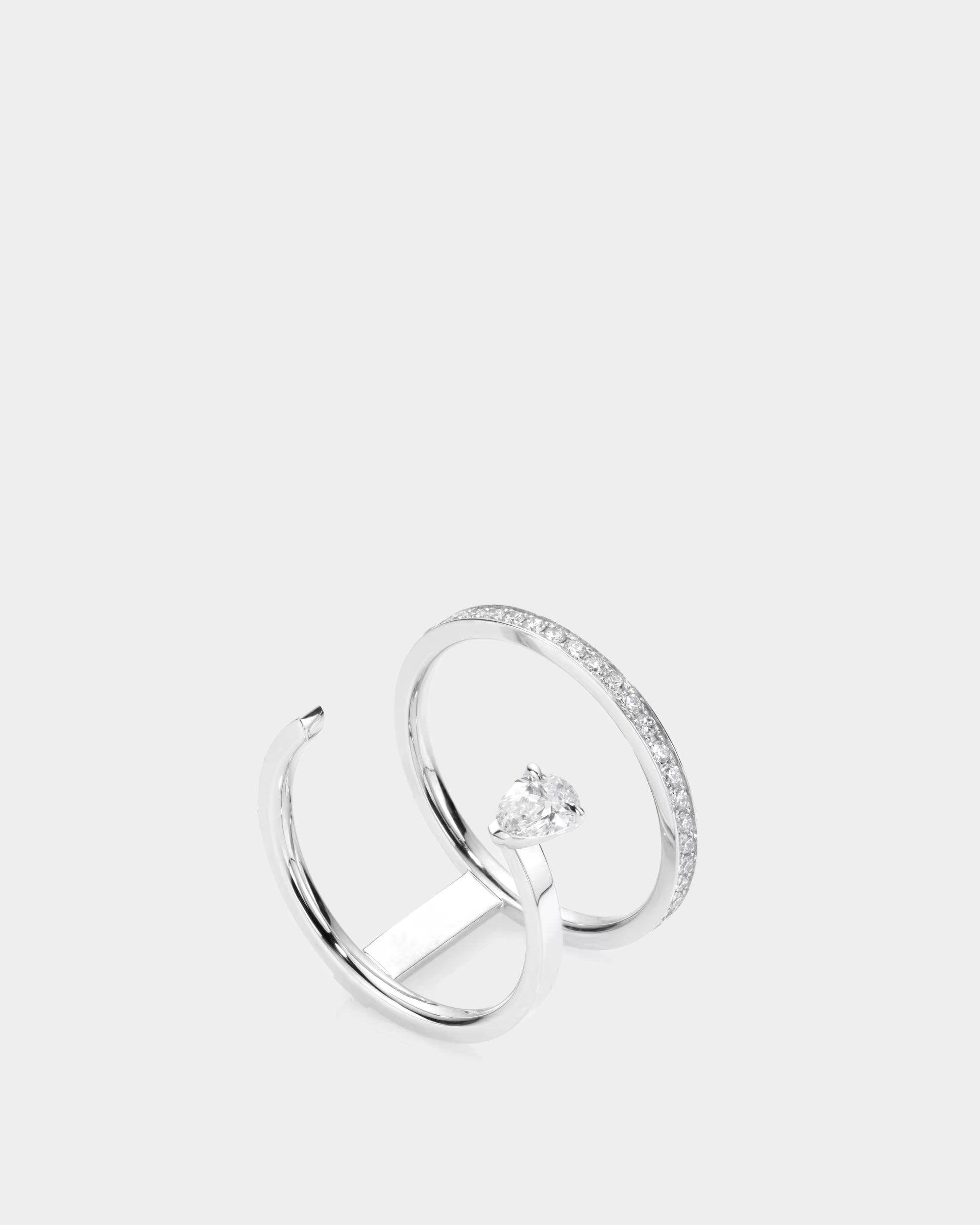 Serti sur Vide 18K 白金鑲鑽戒指