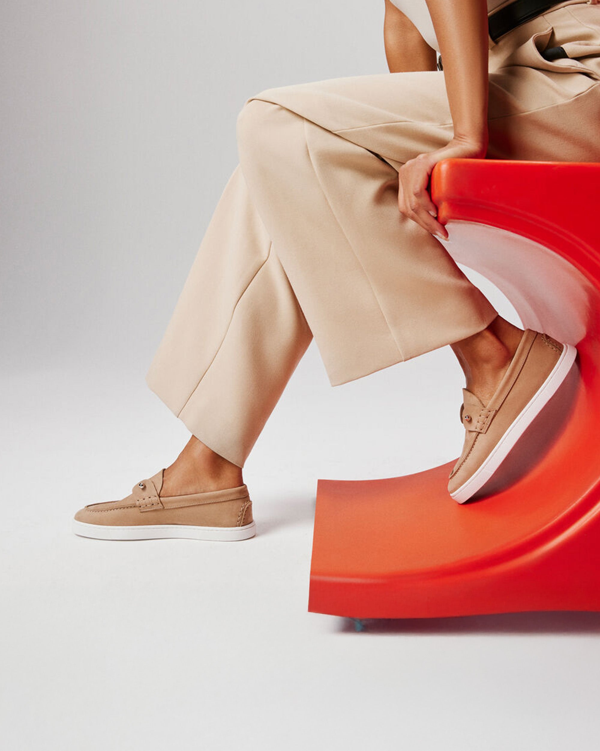 CHRISTIAN LOUBOUTIN  女款 麂皮休閒鞋 - 兩款色