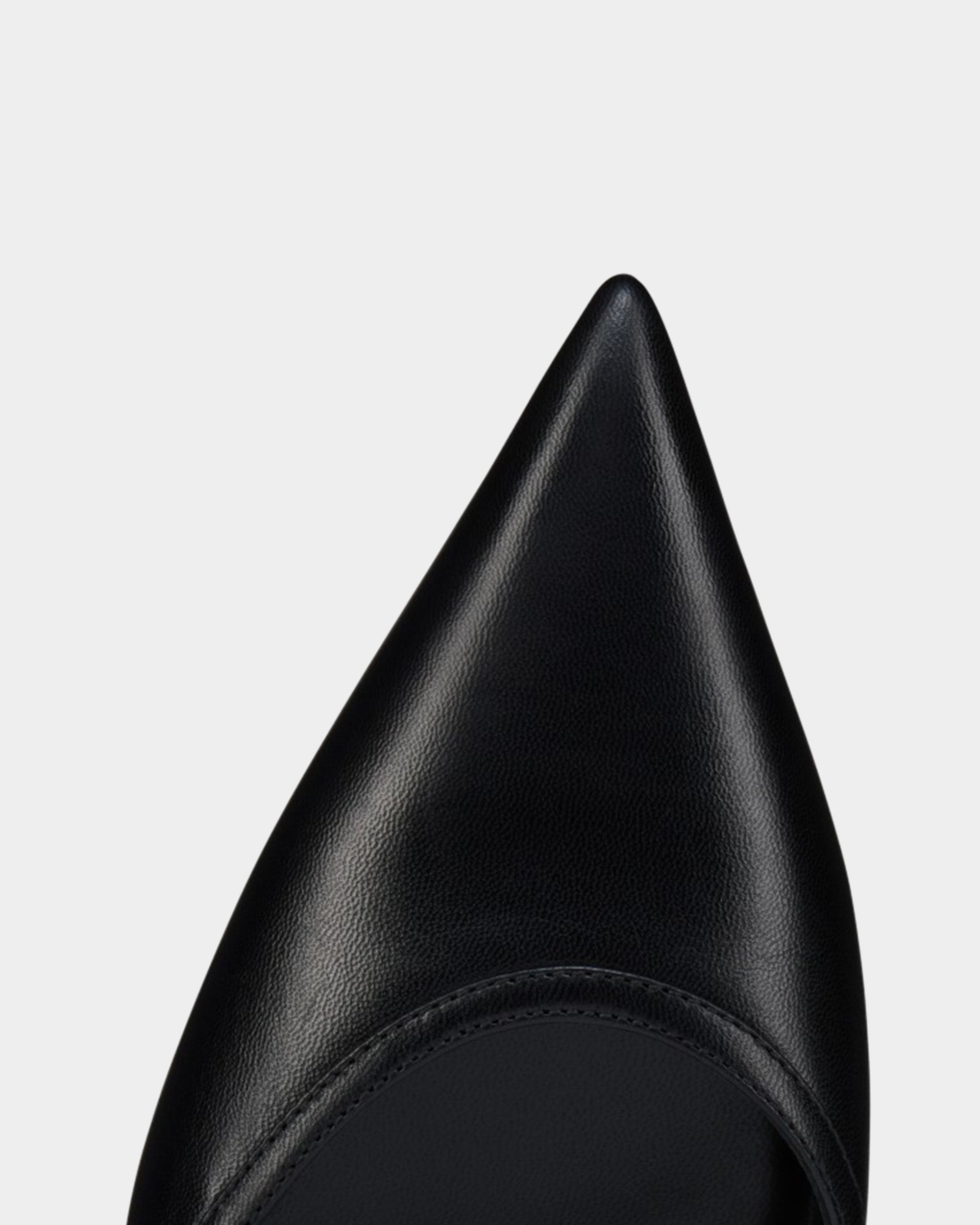 CHRISTIAN LOUBOUTIN 黑色低跟後繫帶鞋