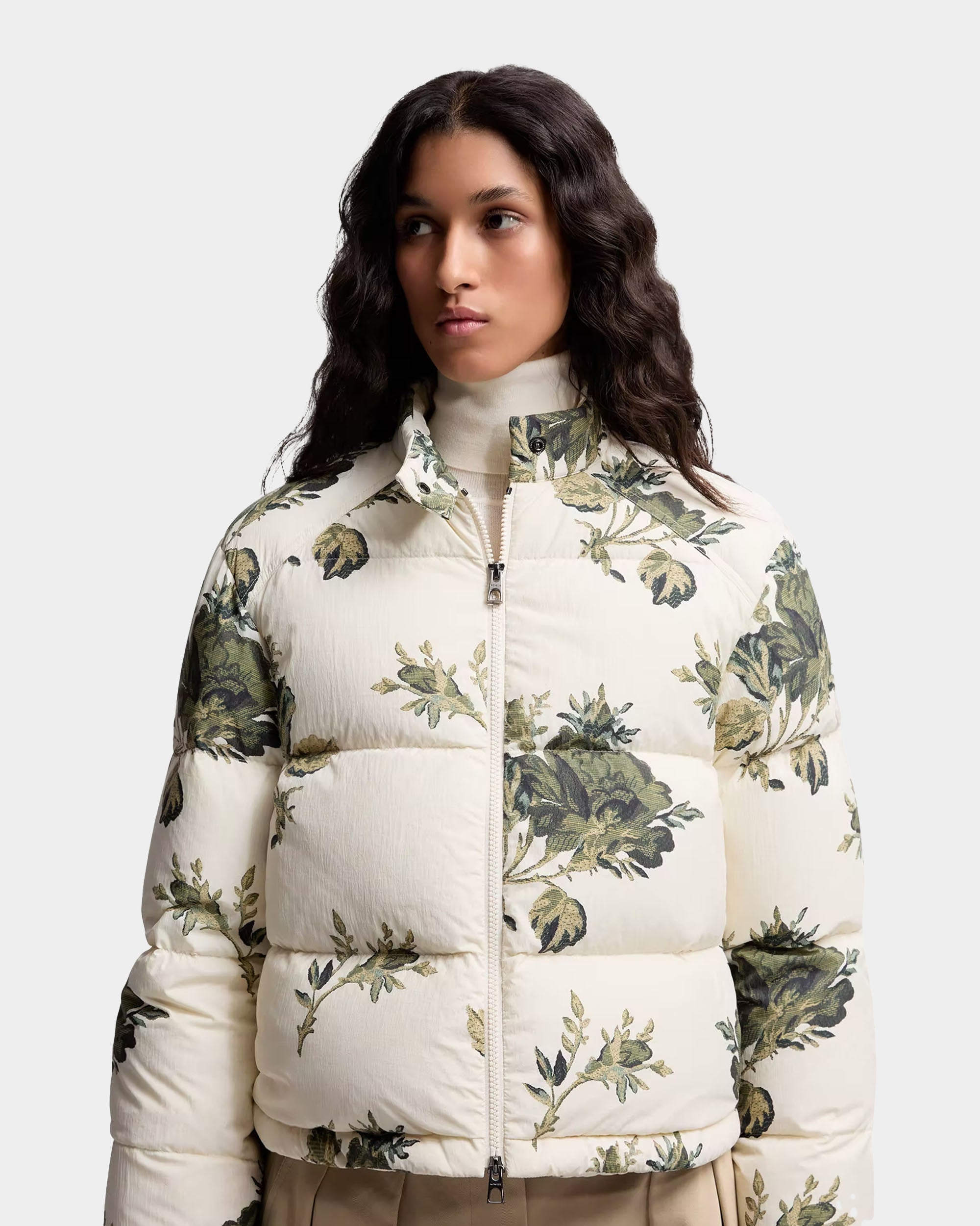 MONCLER Nasso 短版羽絨外套 – COR