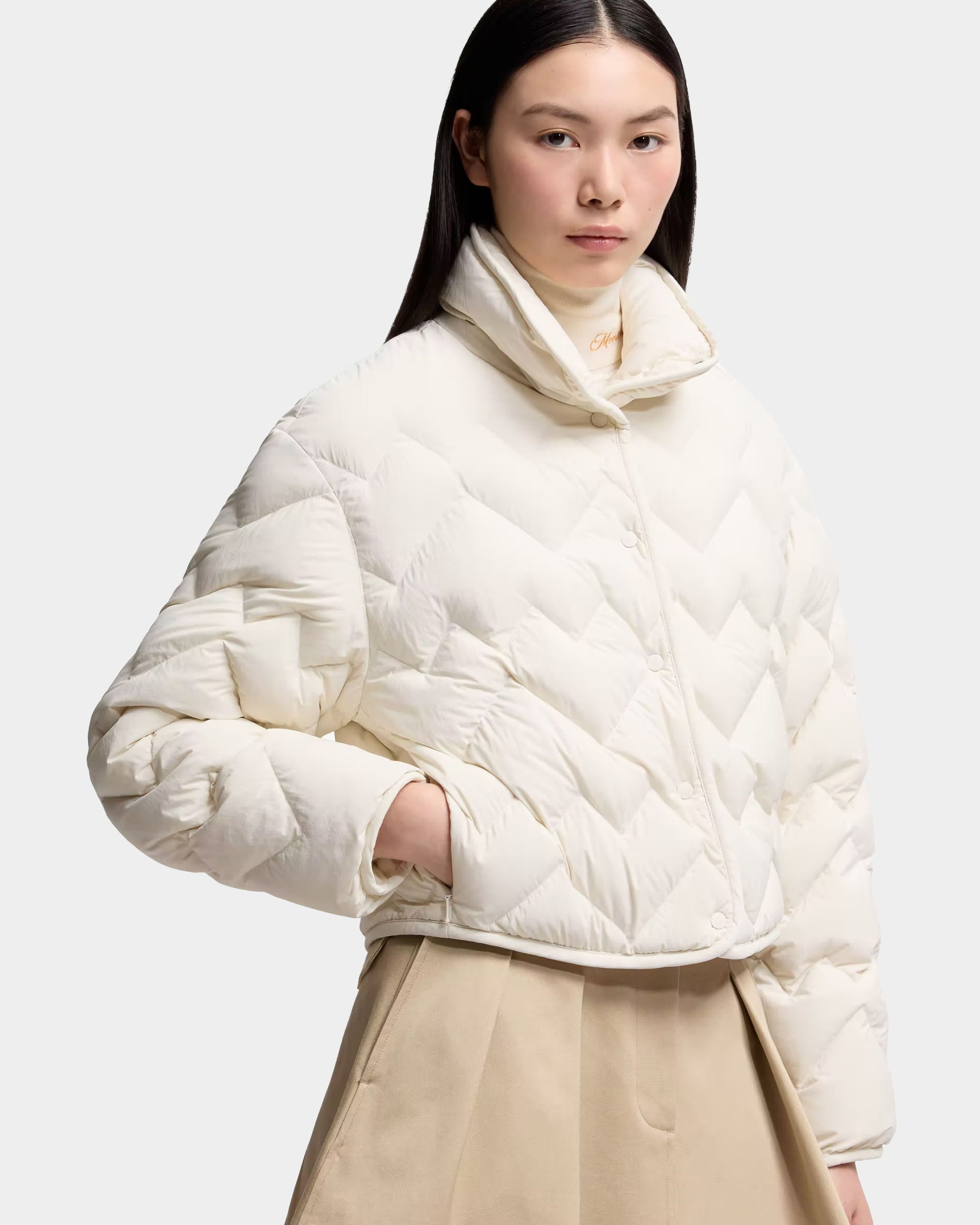 MONCLER Senevee 心形絎縫短版羽絨外套