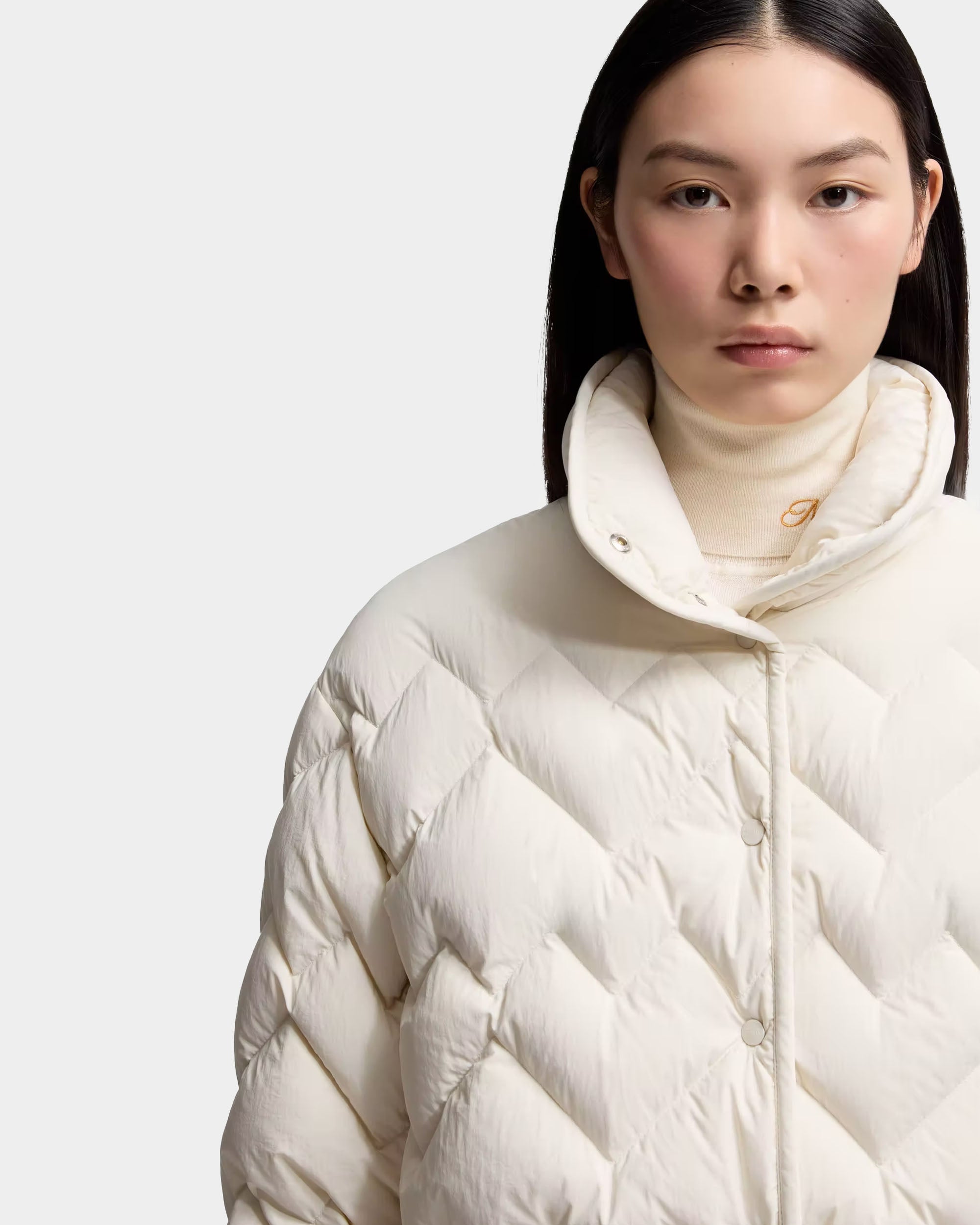 MONCLER Senevee 心形絎縫短版羽絨外套