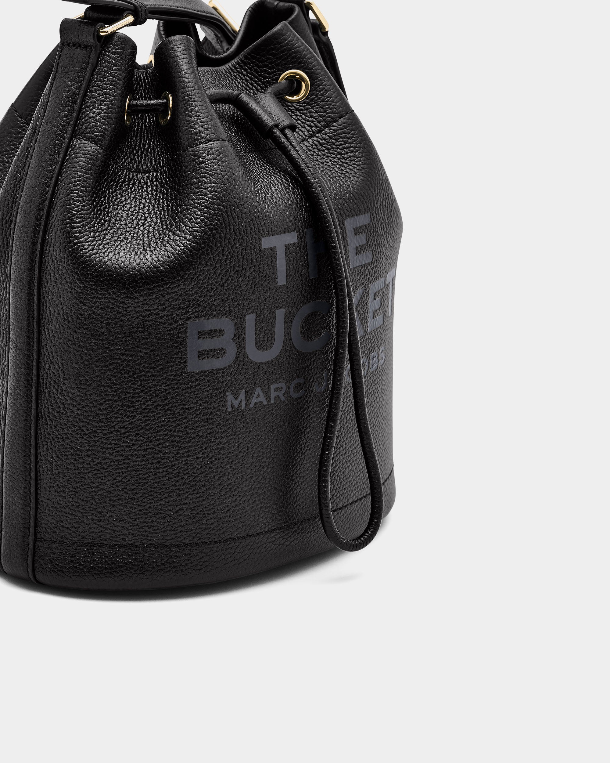 MARC JACOBS THE™ 大型皮革水桶包