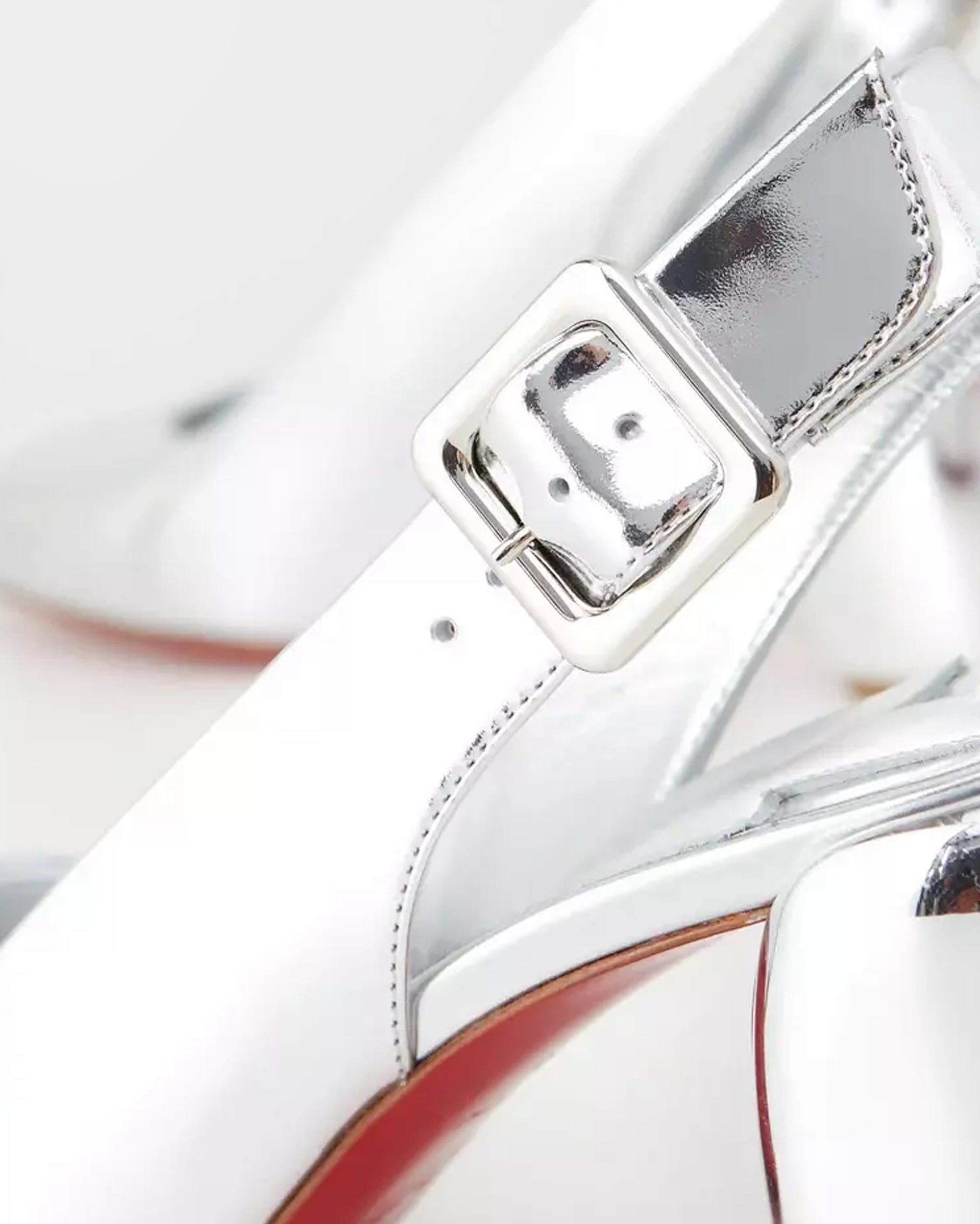 CHRISTIAN LOUBOUTIN Minny Sling 銀色鏡面 5.5 cm 粗跟鞋