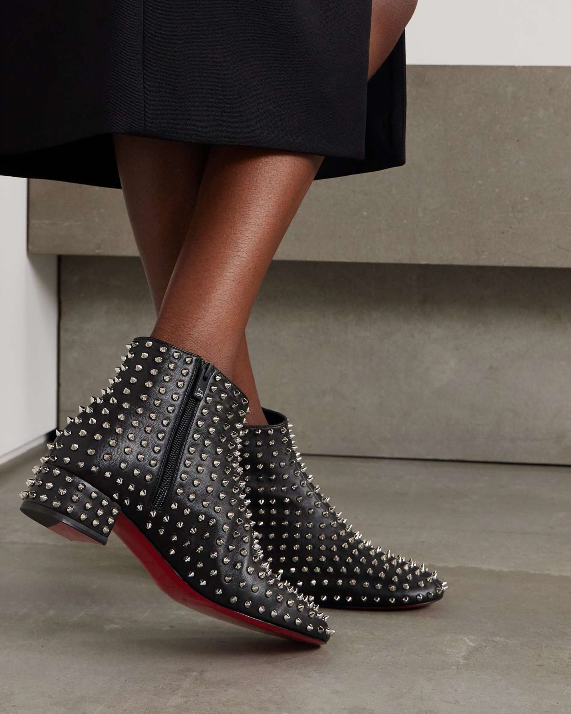 CHRISTIAN LOUBOUTIN 經典鉚釘短靴