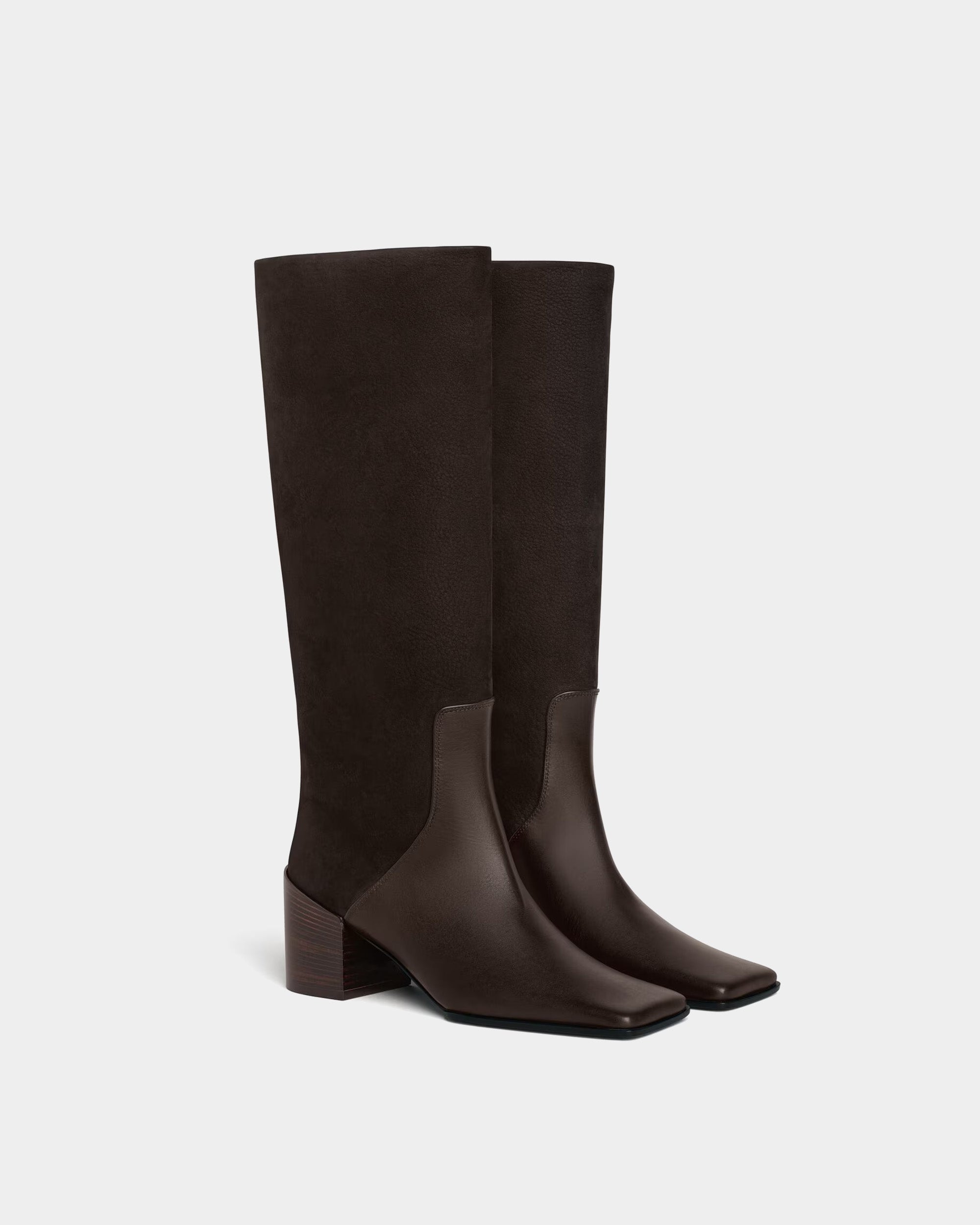 SQUARE KNEE BOOTS IN LEATHER